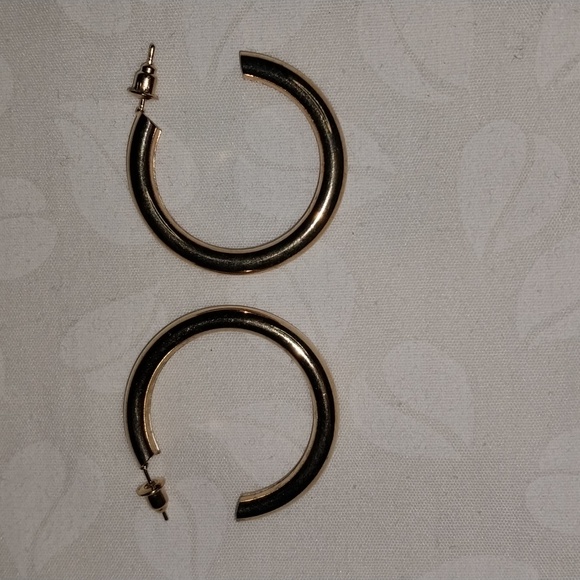 Pierced gold tone hollow hoop earrings - Picture 8 of 10